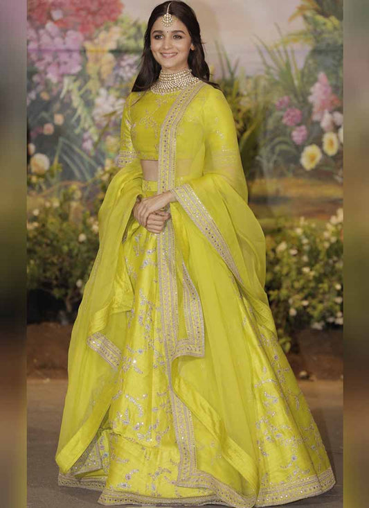 Alia Bhatt Lovely Embroidered Work Lehengha Choli For Woman